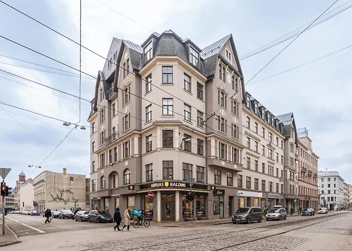 Elegant Studio With Airconditioner And Elevator, 9 Min Walk To Old Town
